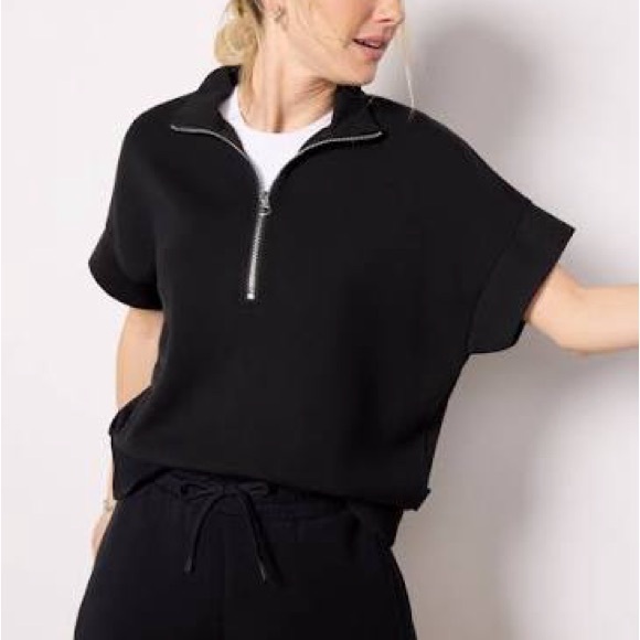 Varley Tops - Varley double soft Ritchie short sleeve and Margot low rise short set